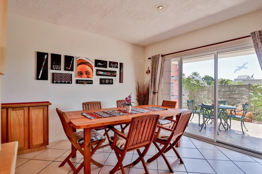 6 Bedroom Property for Sale in De Kelders Western Cape